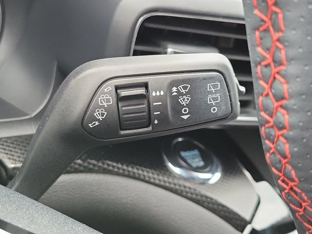 Used 2024 Ford Explorer ST-Line w/ Class IV Trailer Tow Package AWD/4WD image 19