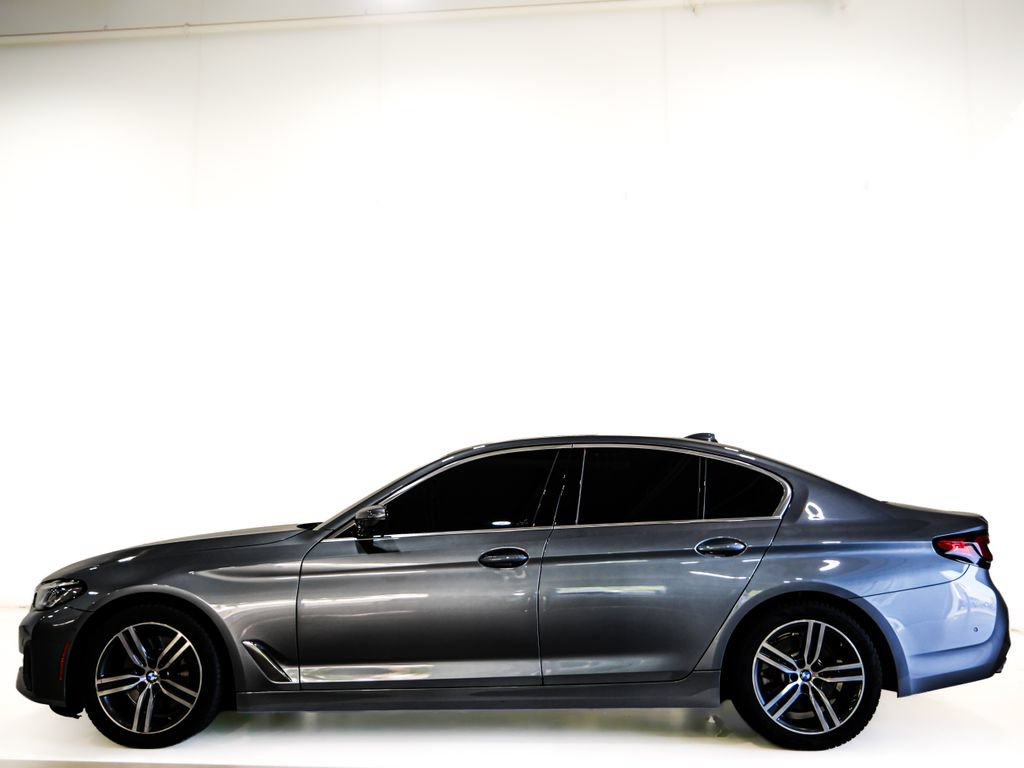 Used 2021 BMW 530i xDrive w/ Executive Package AWD/4WD image 5