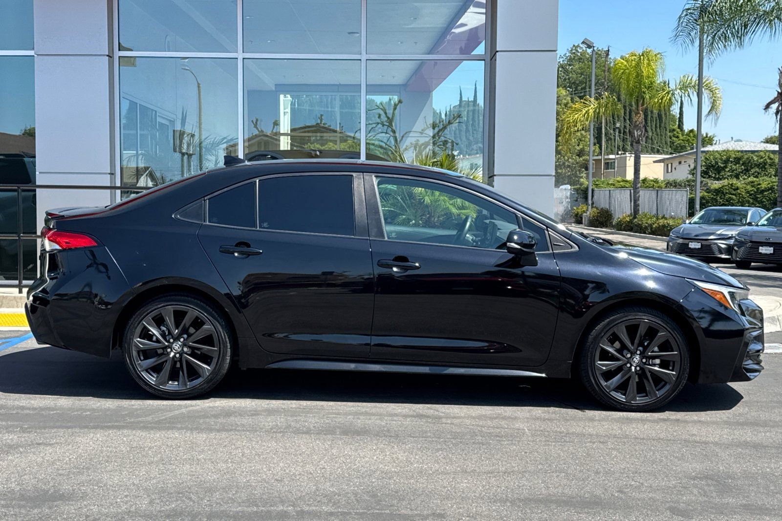 Certified 2023 Toyota Corolla SE w/ SE Premium Package image 4