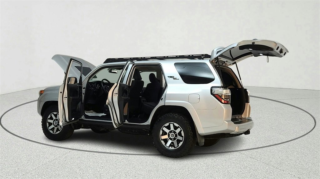 Used 2018 Toyota 4Runner TRD Off-Road image 10