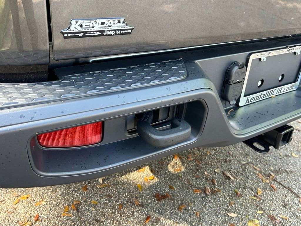 Certified 2025 Jeep Gladiator Willys image 25