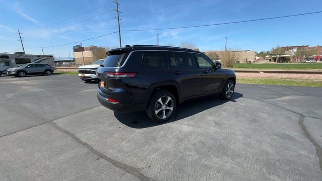 Used 2023 Jeep Grand Cherokee L Limited w/ Luxury Tech Group II AWD/4WD image 8