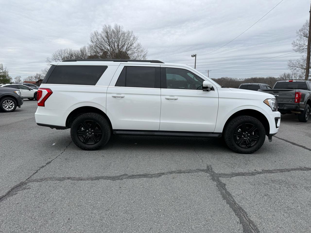Used 2020 Ford Expedition Max XLT w/ Equipment Group 201A RWD image 7