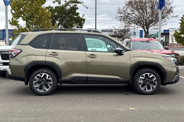 Used 2026 Subaru Forester Premium AWD/4WD image 3