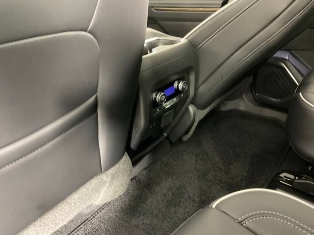 Used 2025 Buick Enclave Avenir w/ Super Cruise Package FWD image 18