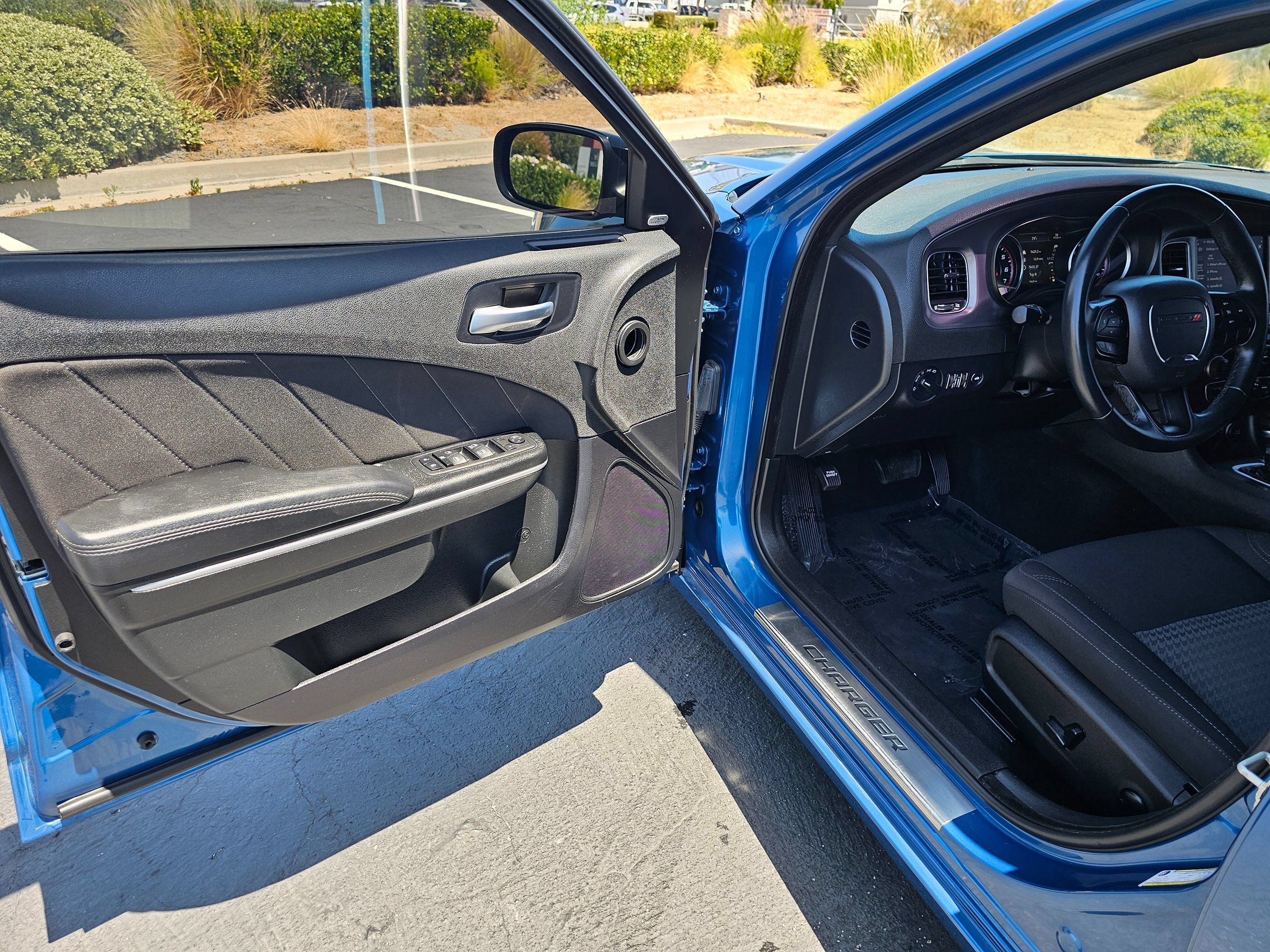Used 2023 Dodge Charger SXT RWD image 30