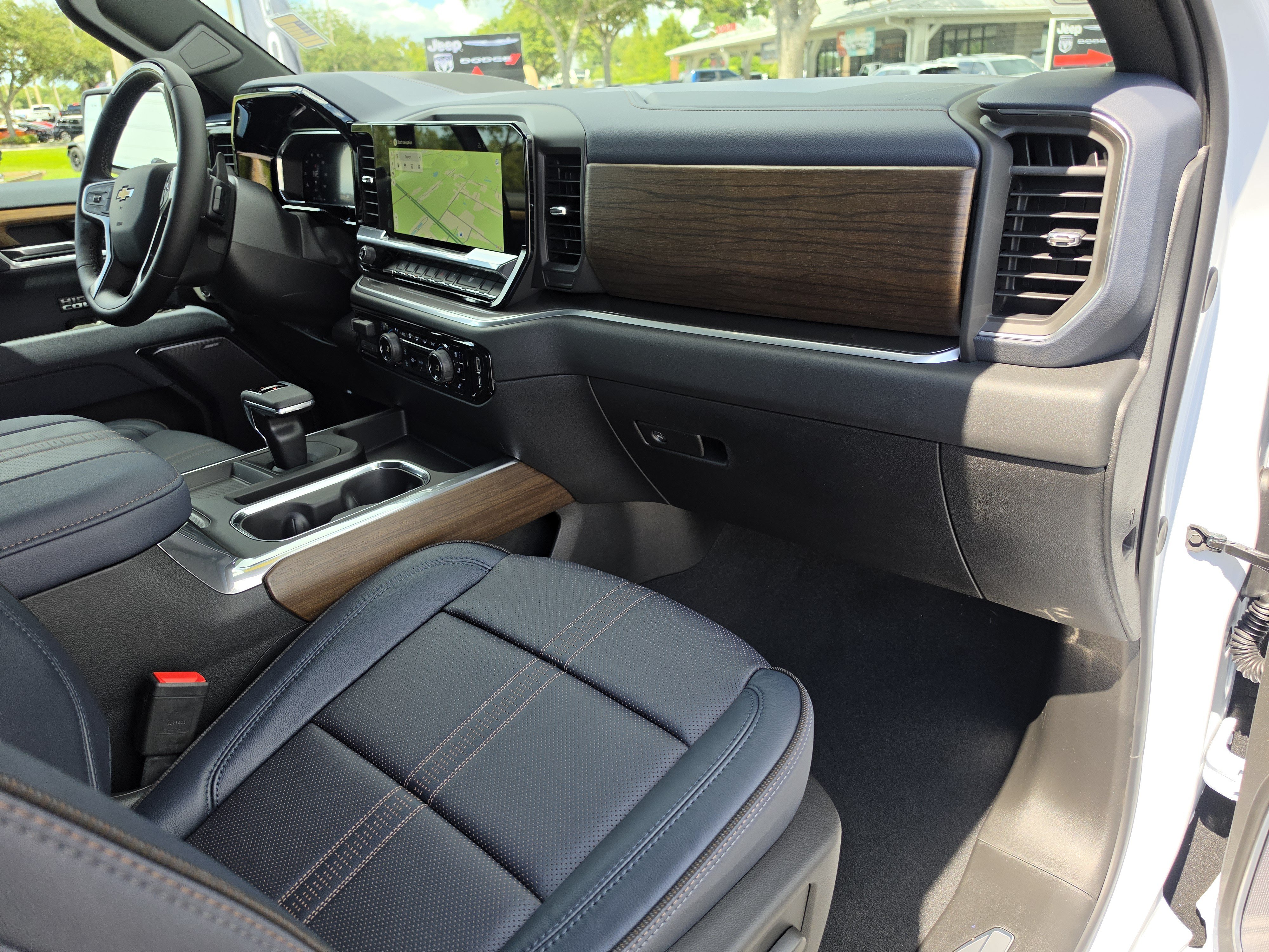 New 2026 Chevrolet Silverado 1500 High Country w/ Technology Package AWD/4WD image 18