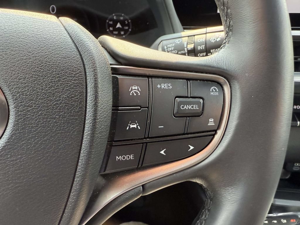Used 2025 Lexus UX 300h AWD w/ Accessory Package (Z1) image 22