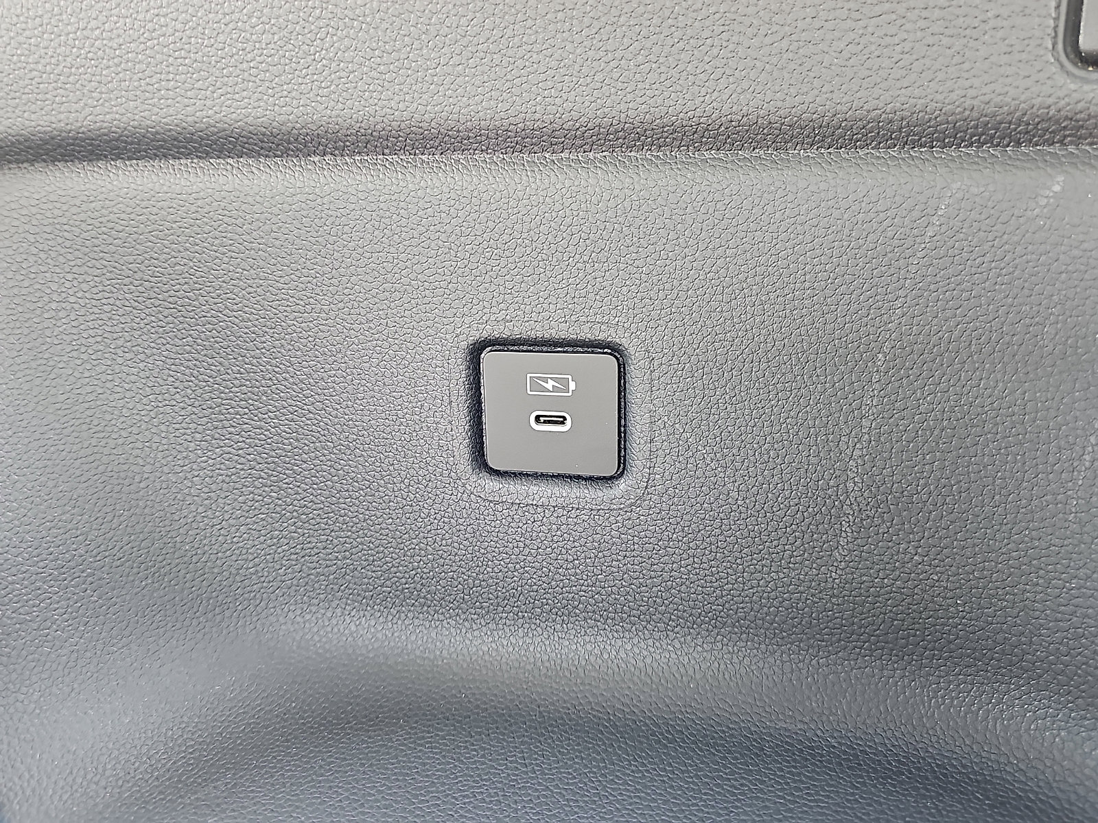 Used 2024 Honda Pilot Touring image 11