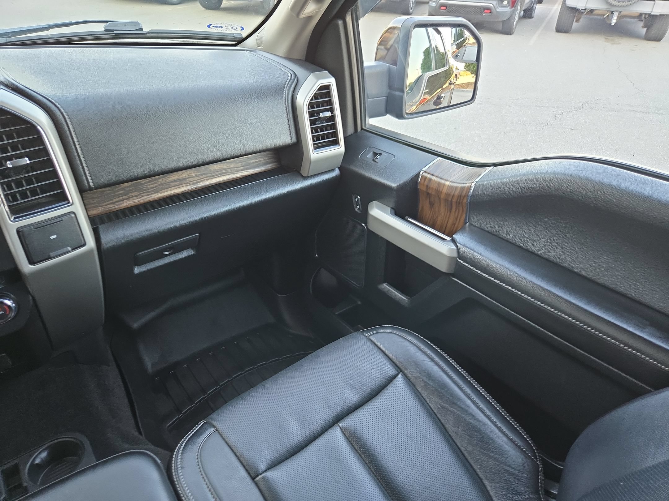 Used 2018 Ford F150 Lariat AWD/4WD image 11