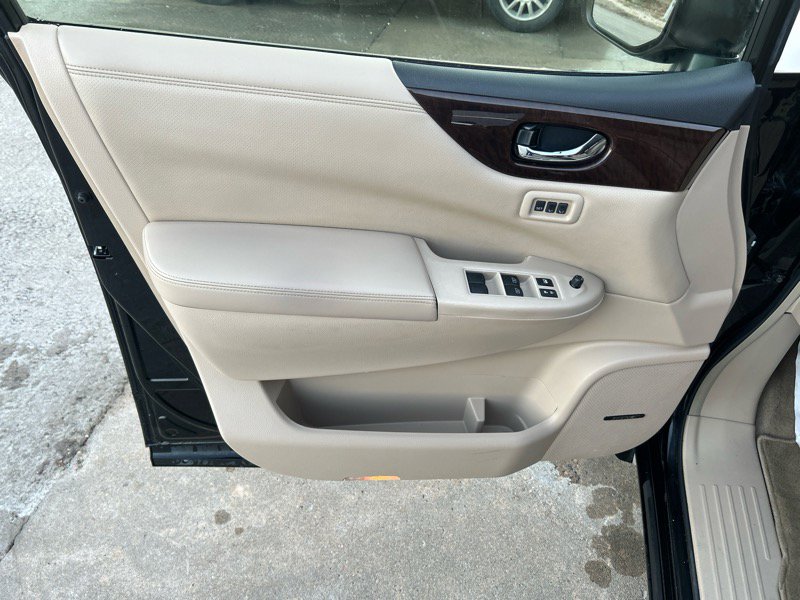 Used 2015 Nissan Quest Platinum image 6