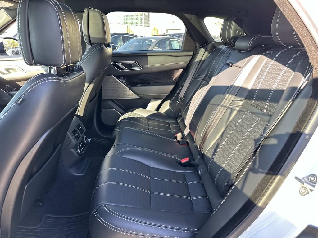 Used 2018 Land Rover Range Rover Velar R-Dynamic HSE AWD/4WD image 33