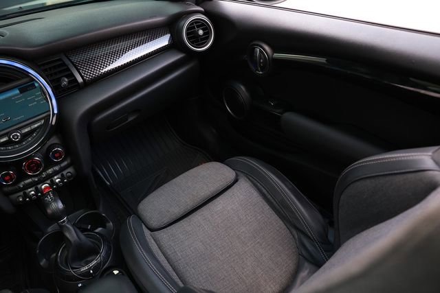 Used 2015 MINI Cooper S image 19