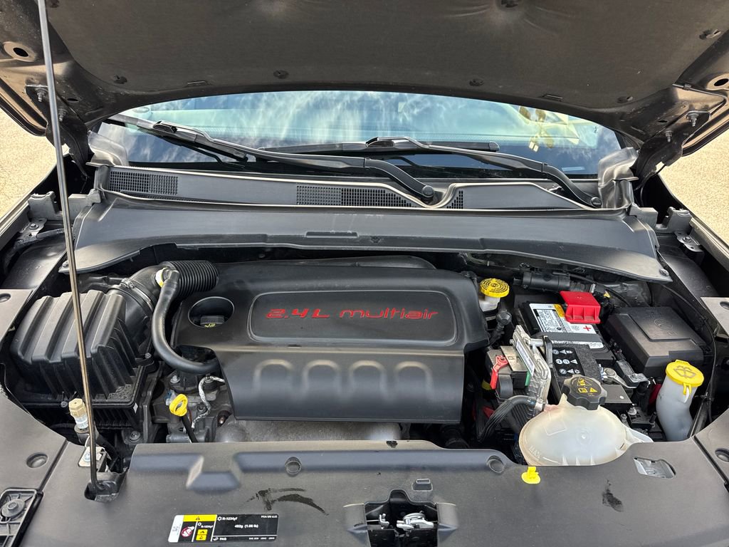 Certified 2022 Jeep Compass Latitude image 33