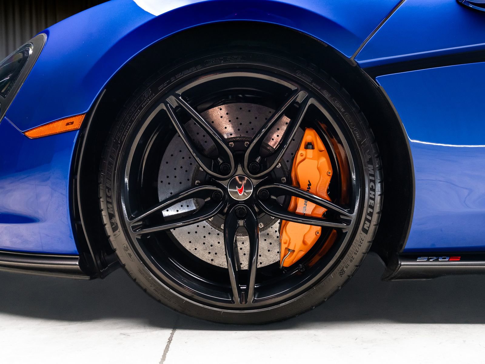 Used 2017 McLaren 570S Coupe RWD image 25