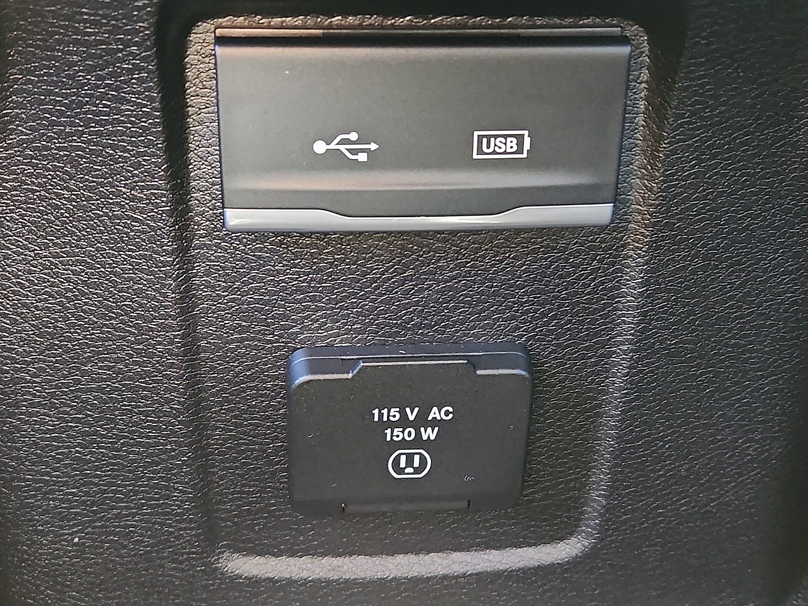 Used 2019 Jeep Wrangler Unlimited Sahara image 11