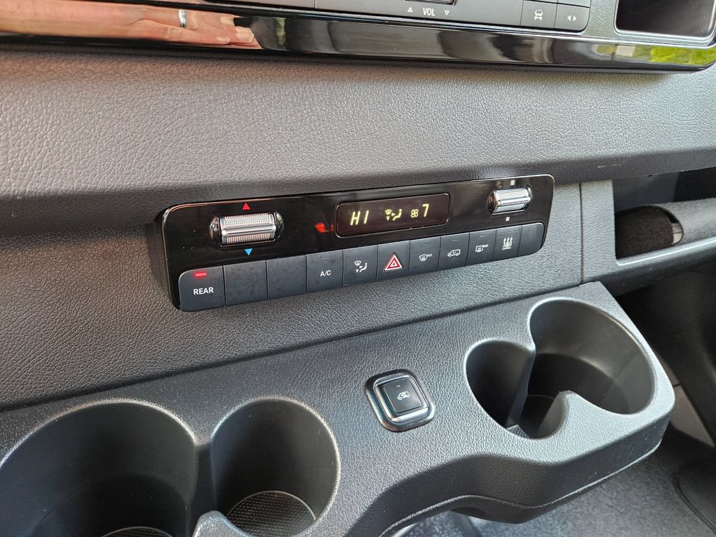 Used 2024 Mercedes-Benz Sprinter 2500 image 29