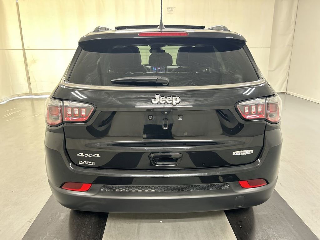 Used 2022 Jeep Compass Latitude w/ Sun and Sound Group AWD/4WD image 21