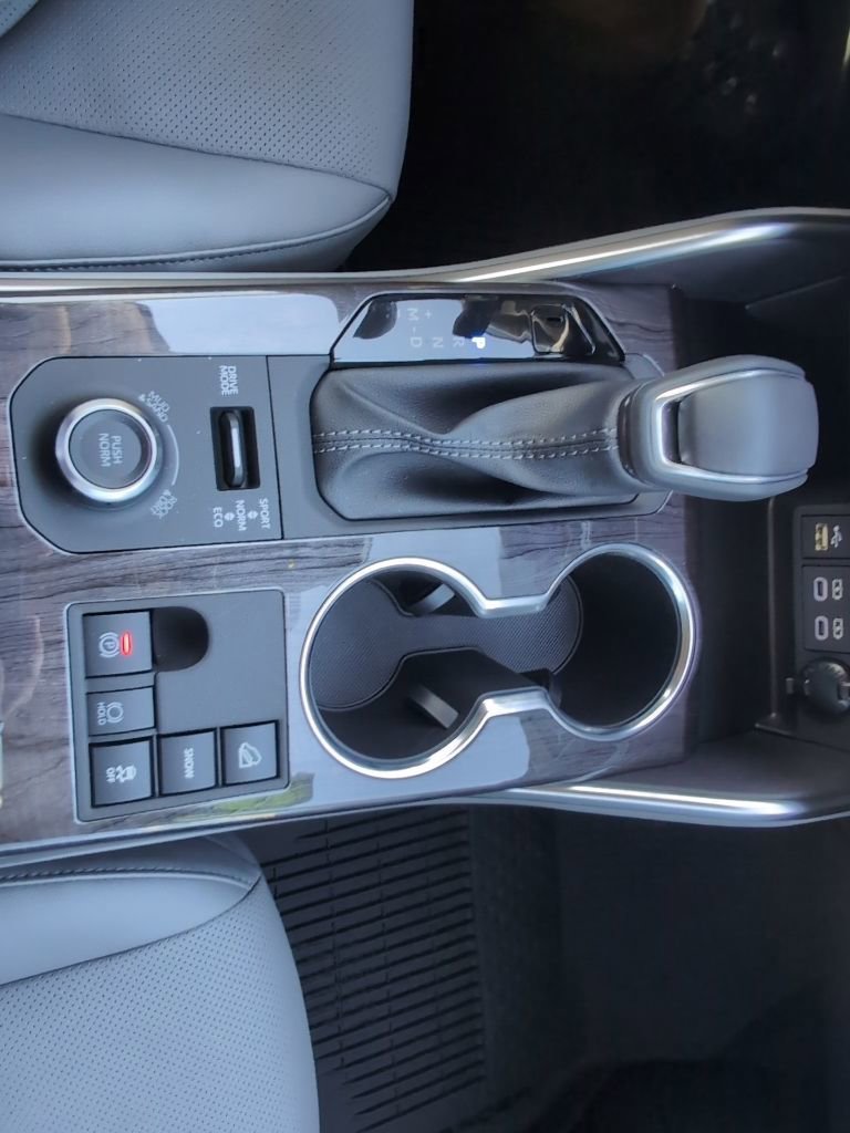 Used 2026 Toyota Highlander Limited image 20