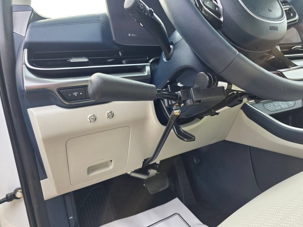 Used 2025 Kia Carnival SX Prestige FWD image 24