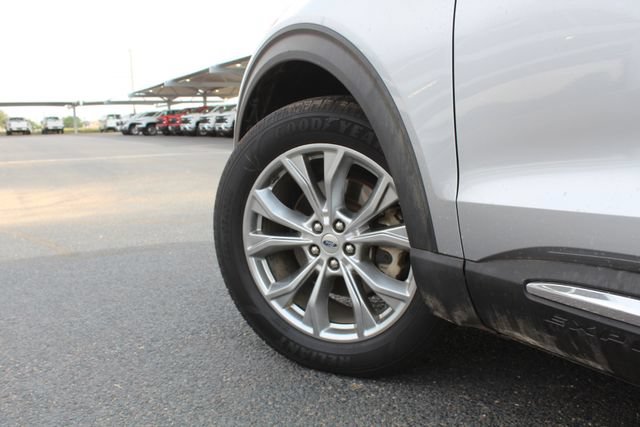 Used 2020 Ford Explorer XLT w/ Equipment Group 202A RWD image 13