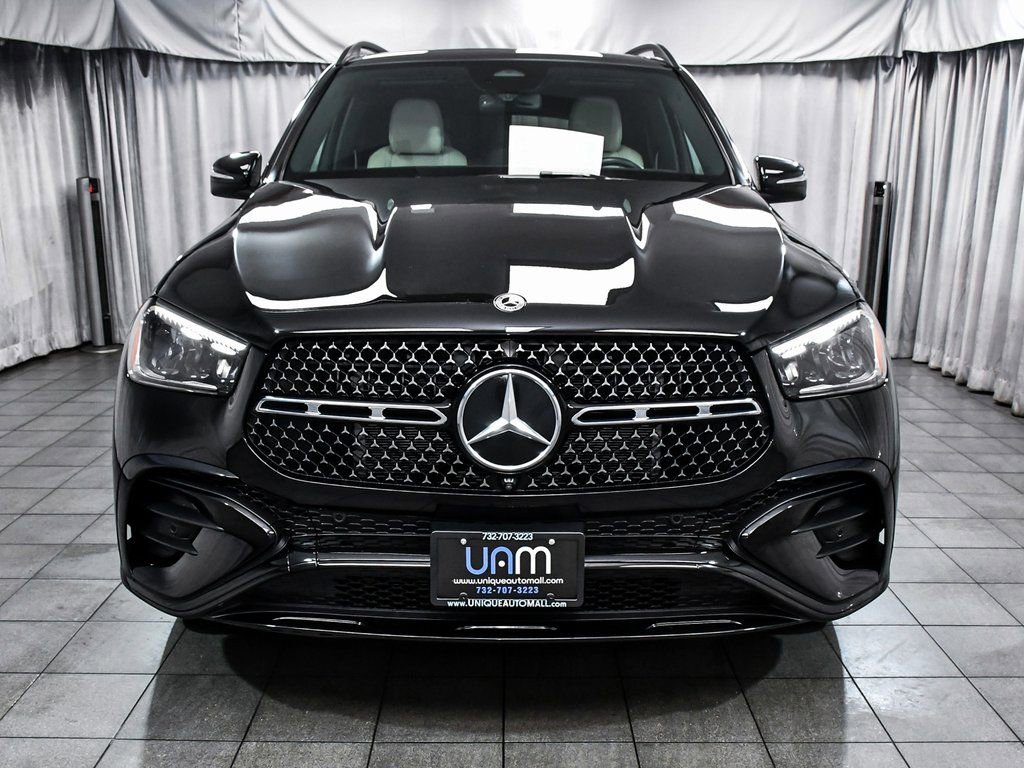 Used 2025 Mercedes-Benz GLE 450e GLE 450e w/ AMG Line Exterior image 2