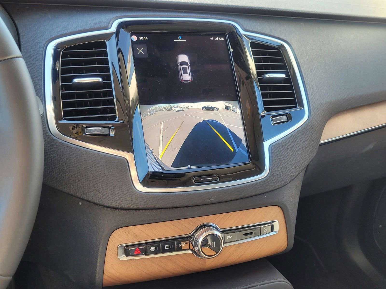 Certified 2023 Volvo XC90 T8 Plus w/ Protection Package Premier image 24