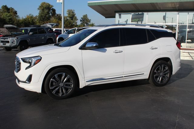 Used 2020 GMC Terrain Denali w/ LPO, Floor Liner Package FWD image 5