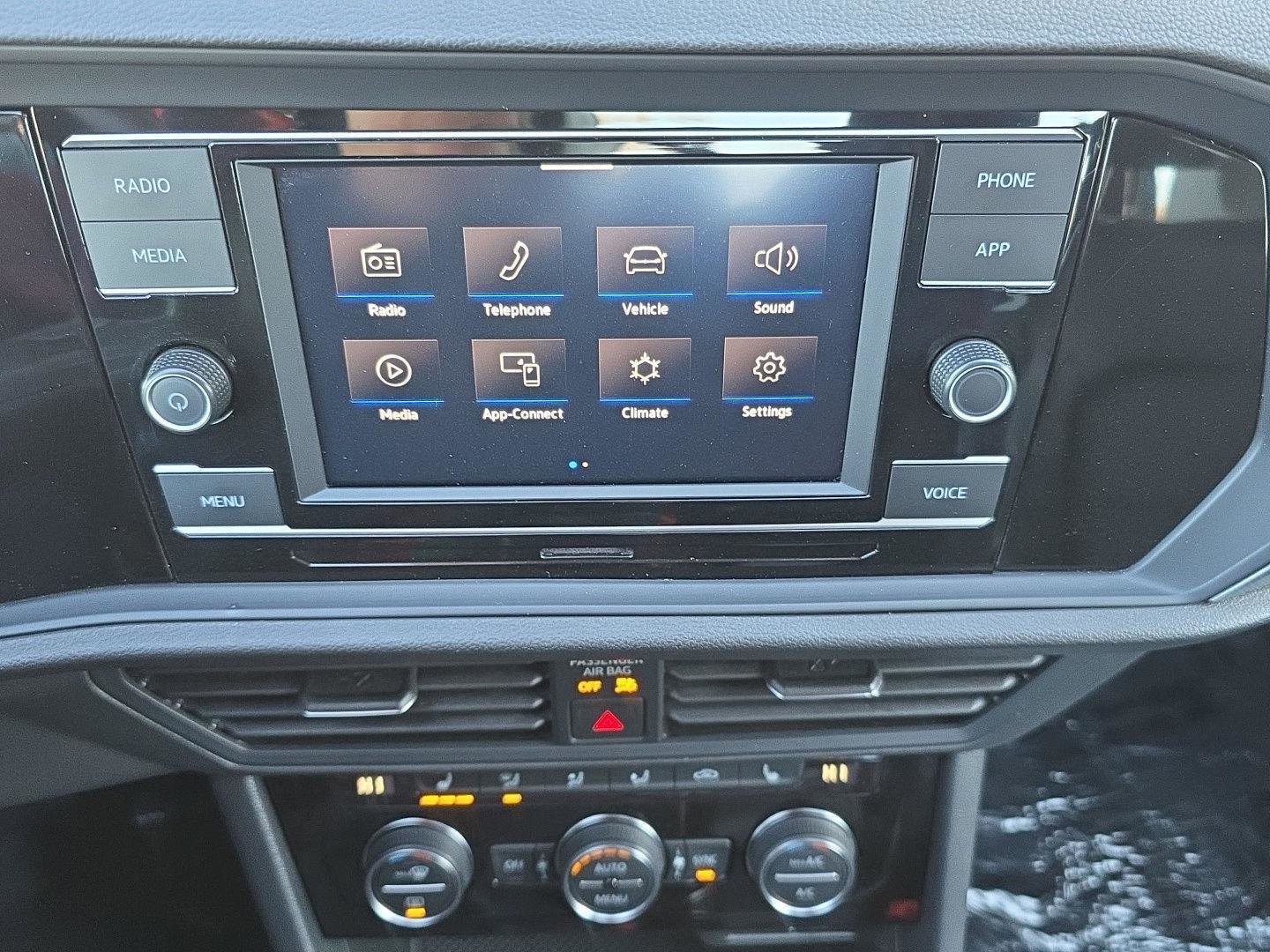 Certified 2023 Volkswagen Jetta SE image 14