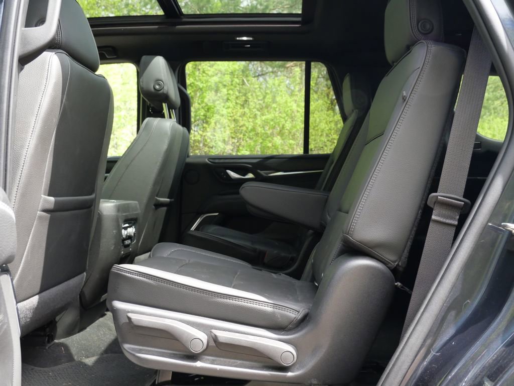 Used 2022 GMC Yukon Denali w/ Denali Premium Package AWD/4WD image 27