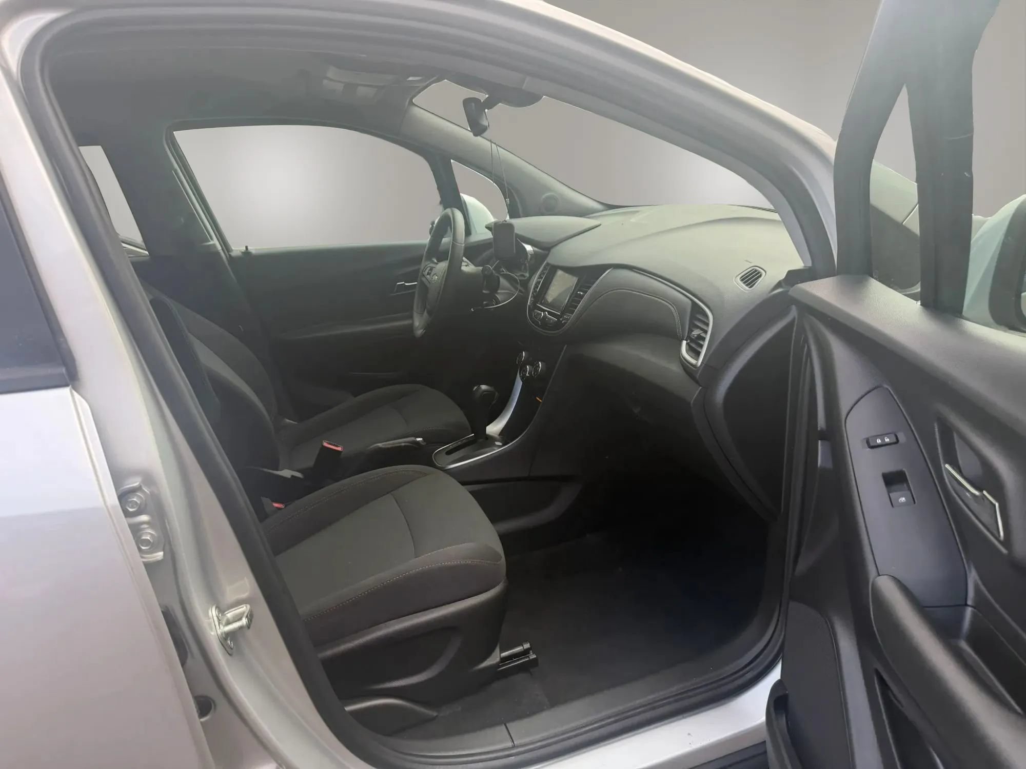 Used 2020 Chevrolet Trax LS w/ Tint and Cruise Package FWD image 27