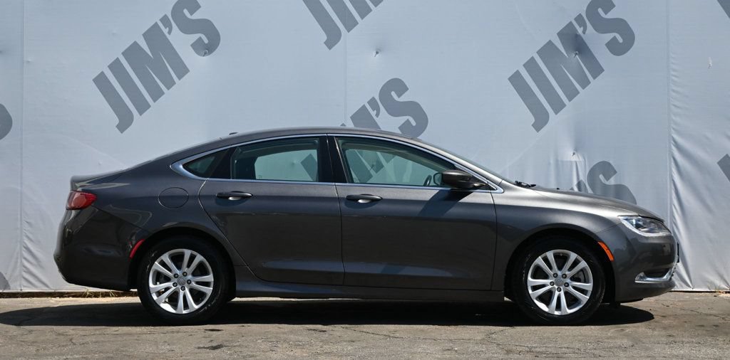 Used 2015 Chrysler 200 Limited w/ Convenience Group FWD image 4