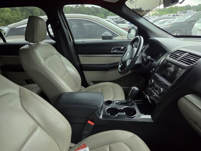 Used 2018 Ford Explorer XLT w/ Equipment Group 202A FWD image 9