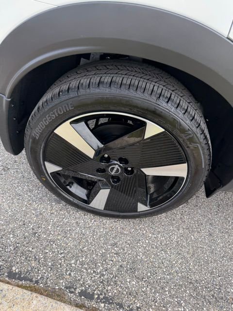 New 2026 Nissan Kicks SR AWD/4WD image 12
