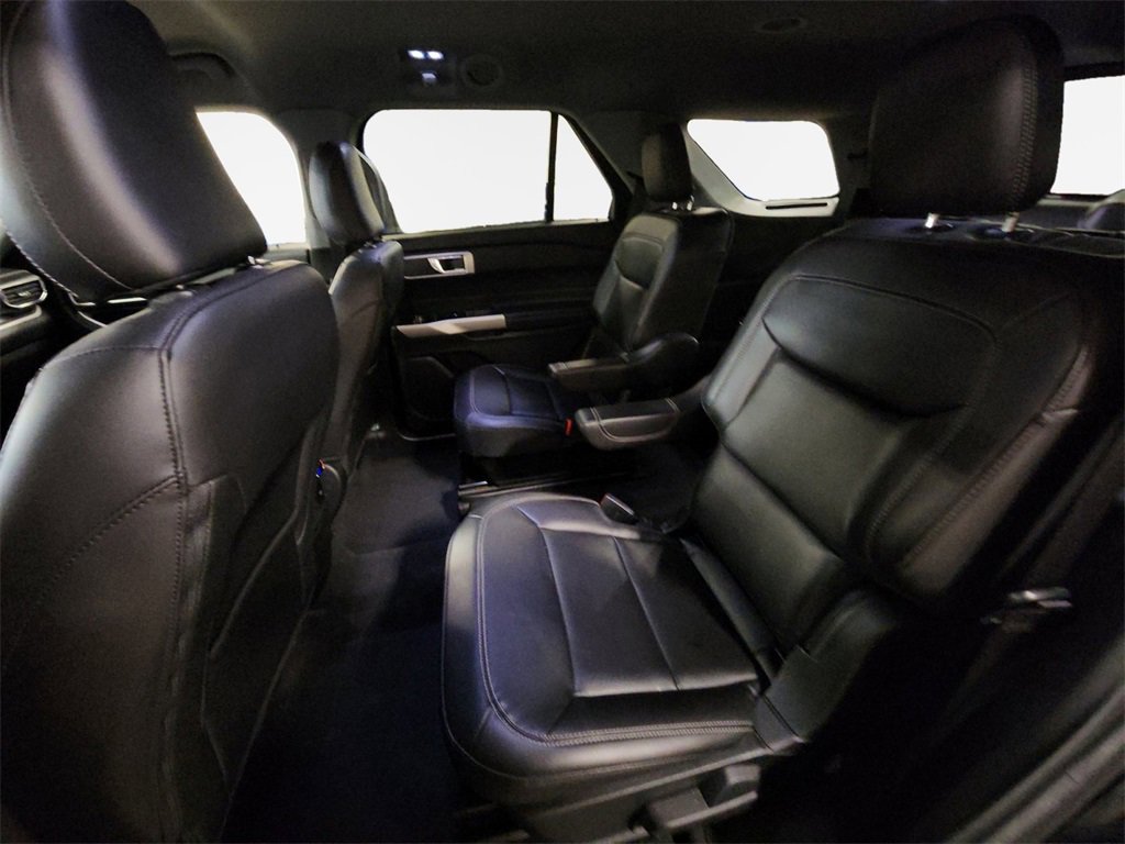 Used 2022 Ford Explorer XLT w/ Equipment Group 202A image 24
