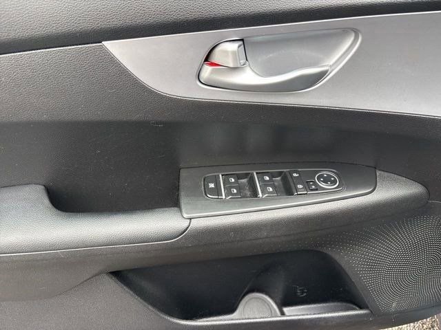 Used 2023 Kia Forte LXS w/ LXS Technology Package image 12