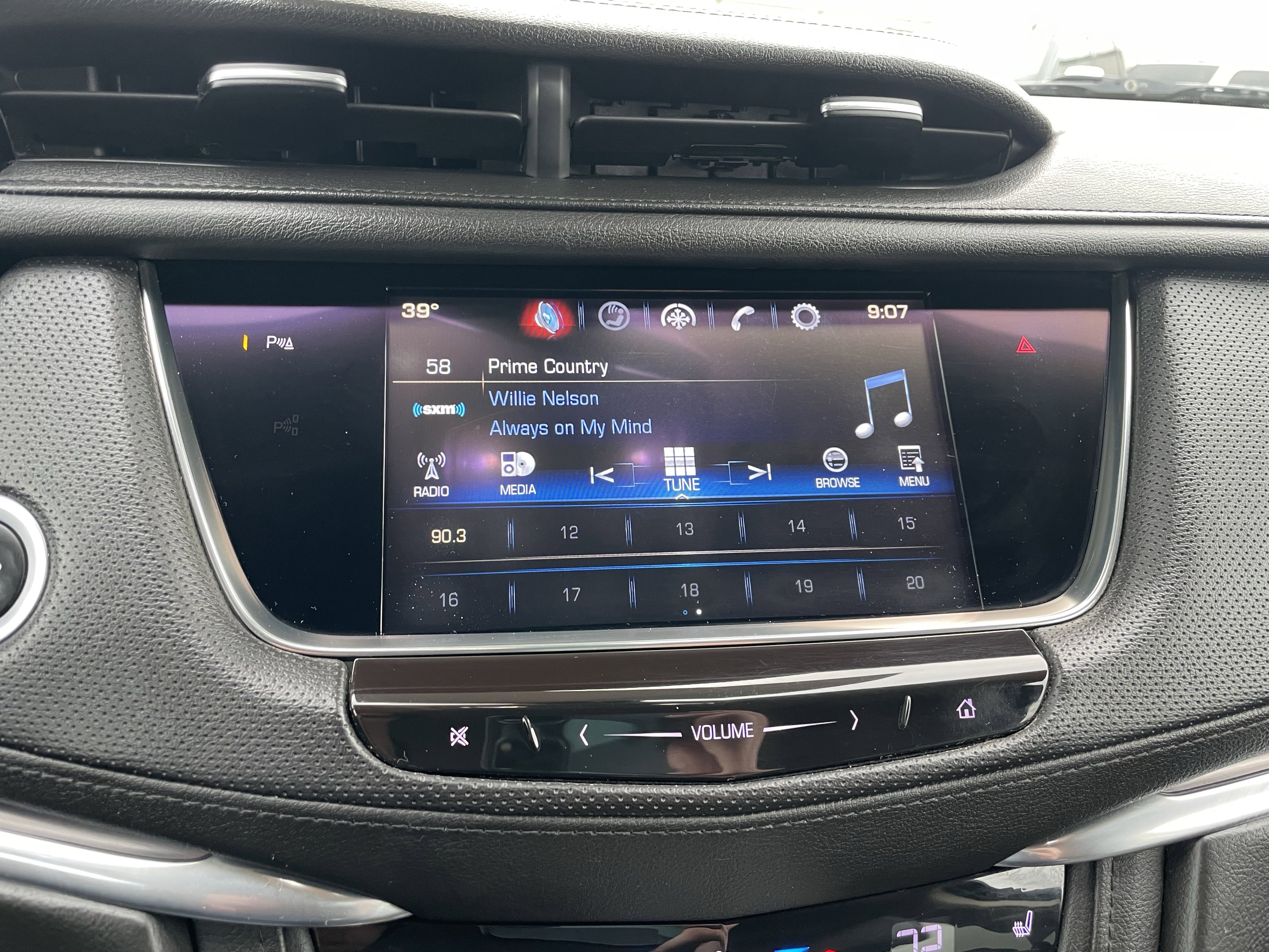 Used 2017 Cadillac XT5 Luxury image 20