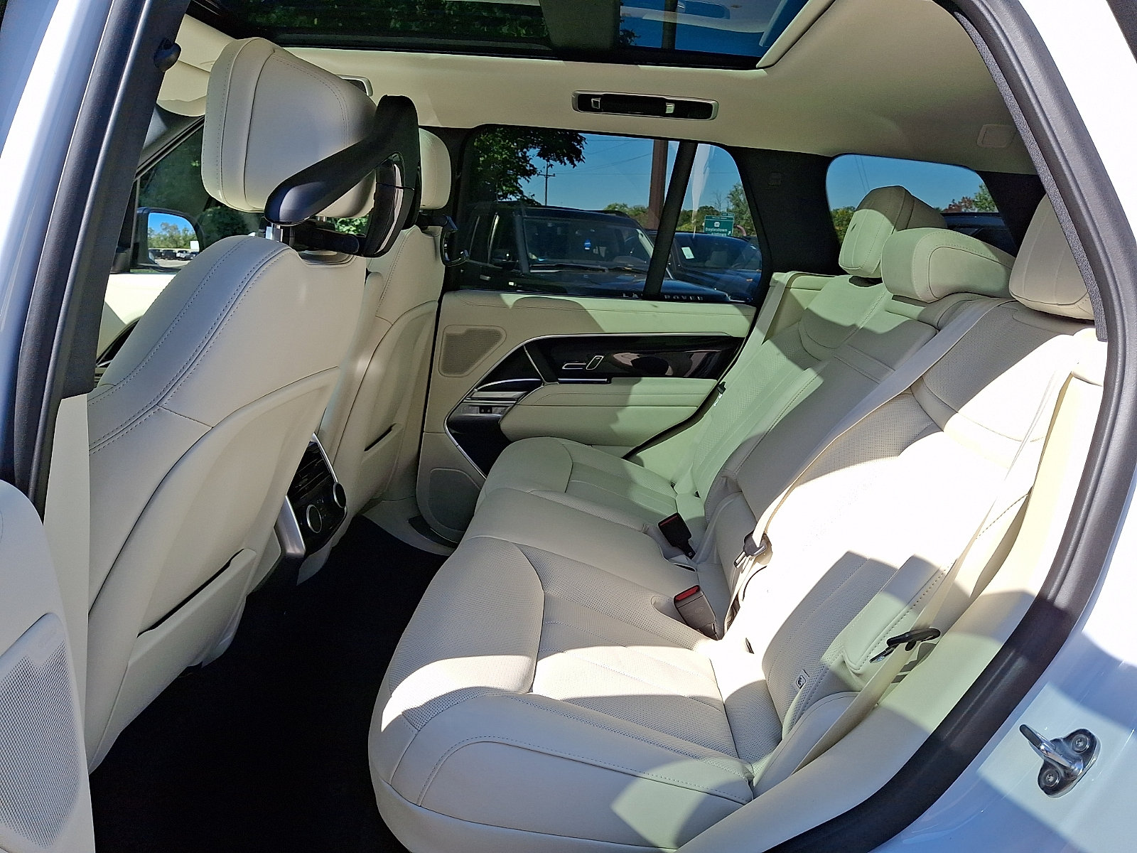 New 2027 Land Rover Range Rover SE AWD/4WD image 5