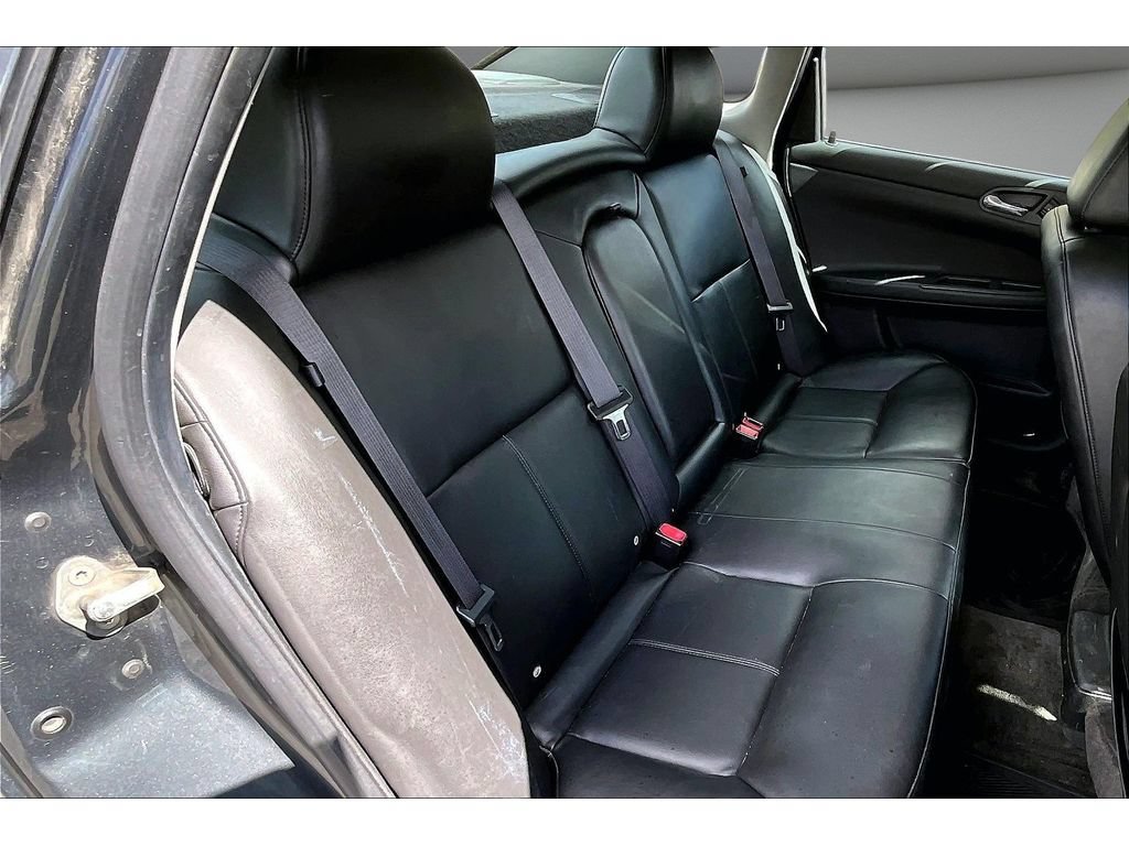 Used 2013 Chevrolet Impala LTZ FWD image 26