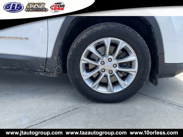 Used 2019 Jeep Cherokee Latitude w/ Popular Appearance Group FWD image 8