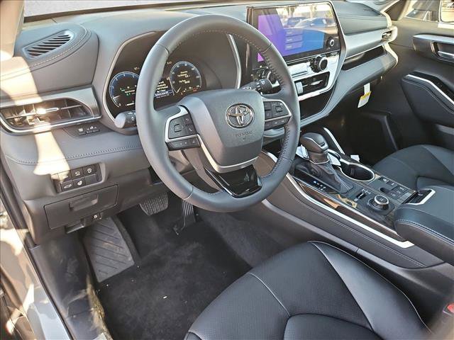 New 2026 Toyota Highlander Limited AWD/4WD video 3