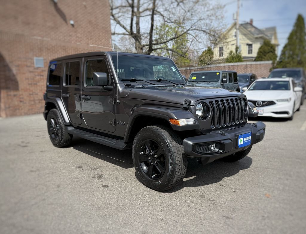 Used 2022 Jeep Wrangler Unlimited Sahara AWD/4WD image 3
