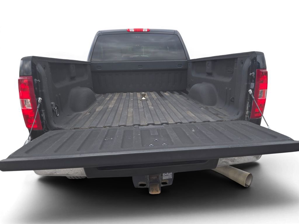 Used 2014 Chevrolet Silverado 2500 LT w/ Interior Plus Package AWD/4WD image 5