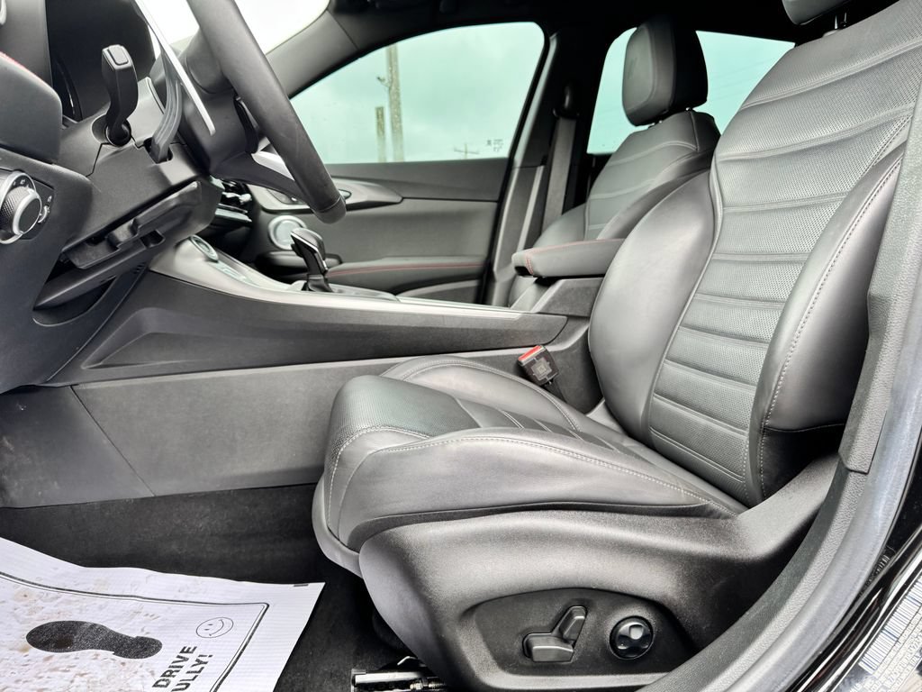 Used 2024 Dodge Hornet R/T Plus w/ R/T Blacktop Package AWD/4WD image 19