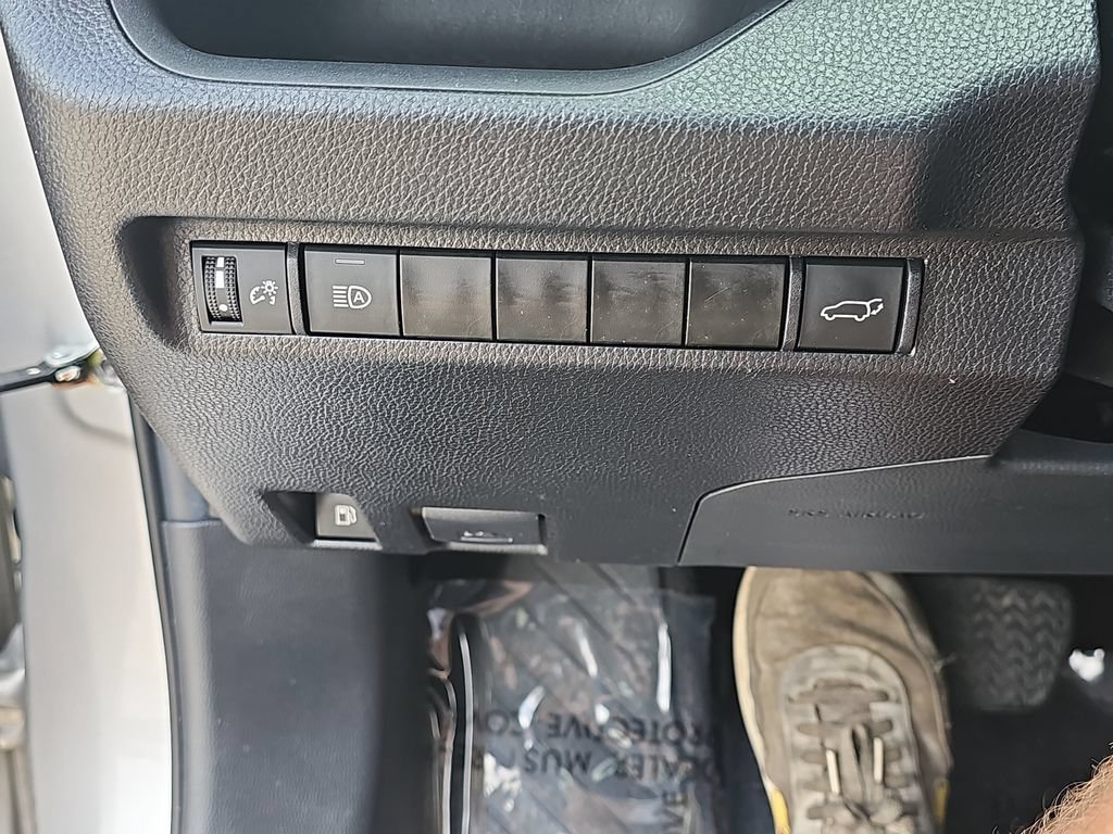 Used 2024 Toyota RAV4 XLE w/ Convenience Package AWD/4WD image 32