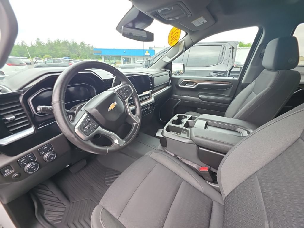 Used 2022 Chevrolet Silverado 1500 LT AWD/4WD image 22