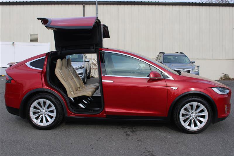 Used 2016 Tesla Model X 90D image 10