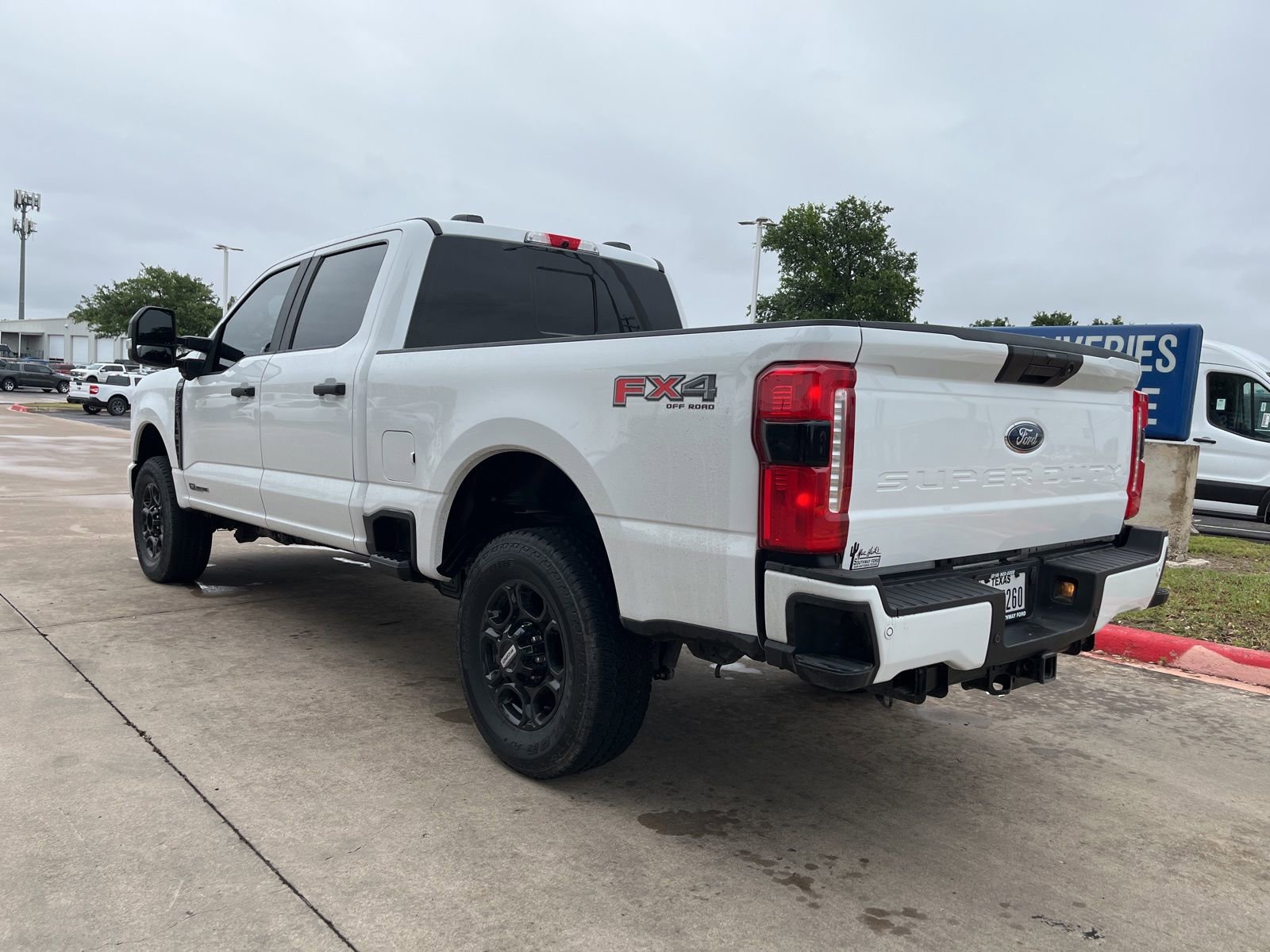 Used 2024 Ford F250 XL w/ STX Appearance Package AWD/4WD image 2