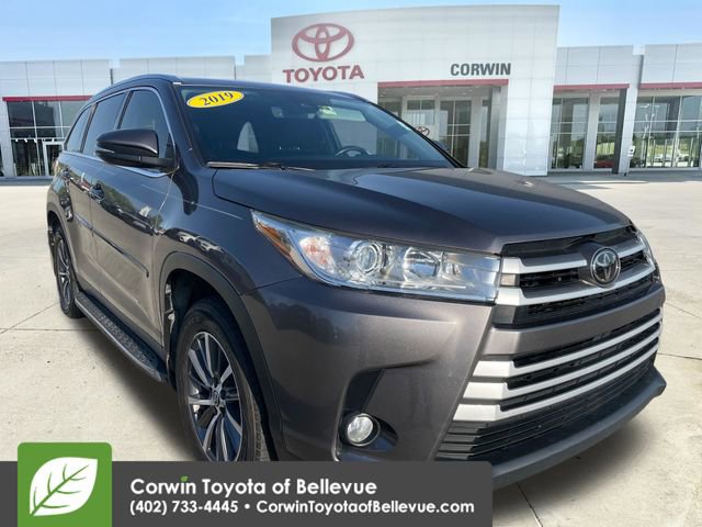 Used 2019 Toyota Highlander XLE image 1