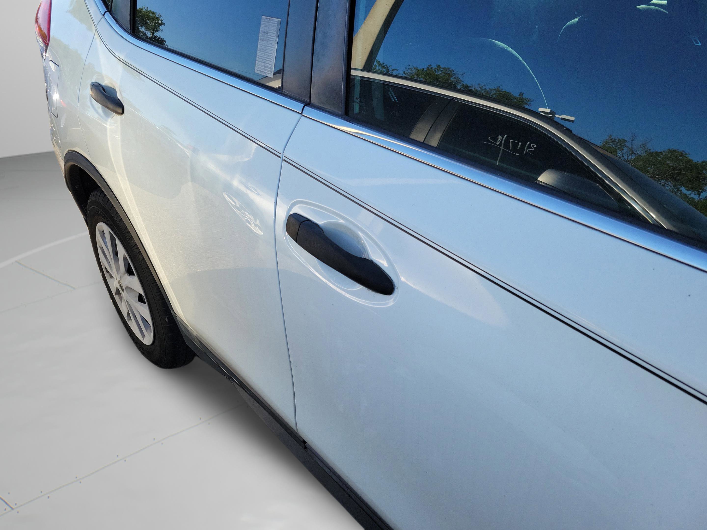 Used 2018 Nissan Rogue S FWD image 18